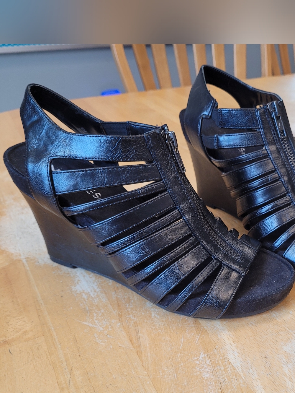 Aerosoles Black Caged Wedge Strappy Sandals Zipper Detail Women's 8